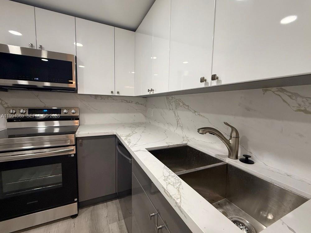 Photo of 1890 Ocean Dr  #1807, Hallandale Beach, Florida, 33009 - 