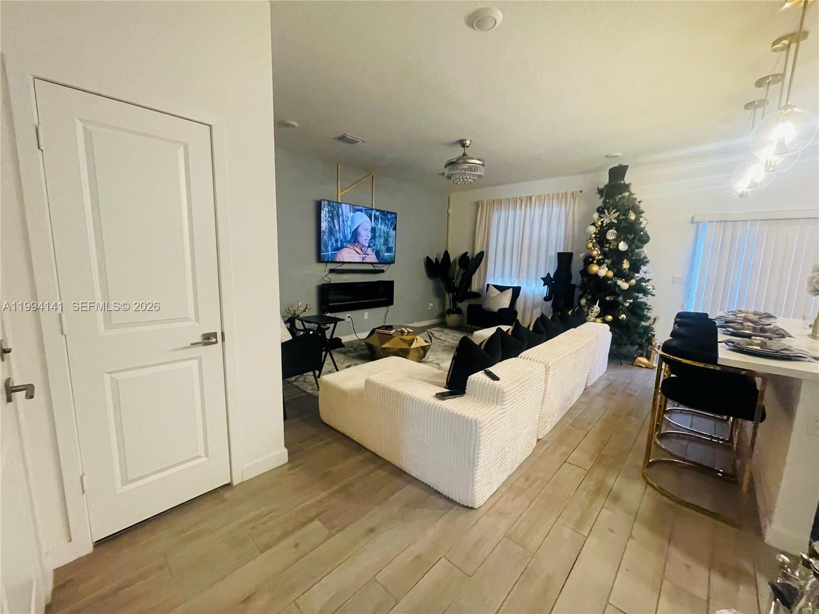 See details 1766 4 / 3 1826 sq. ft. $ 2026-04-30 0 Photo