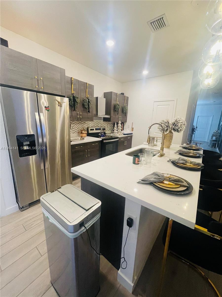 See details 1766 4 / 3 1826 sq. ft. $ 2026-04-30 0 Photo