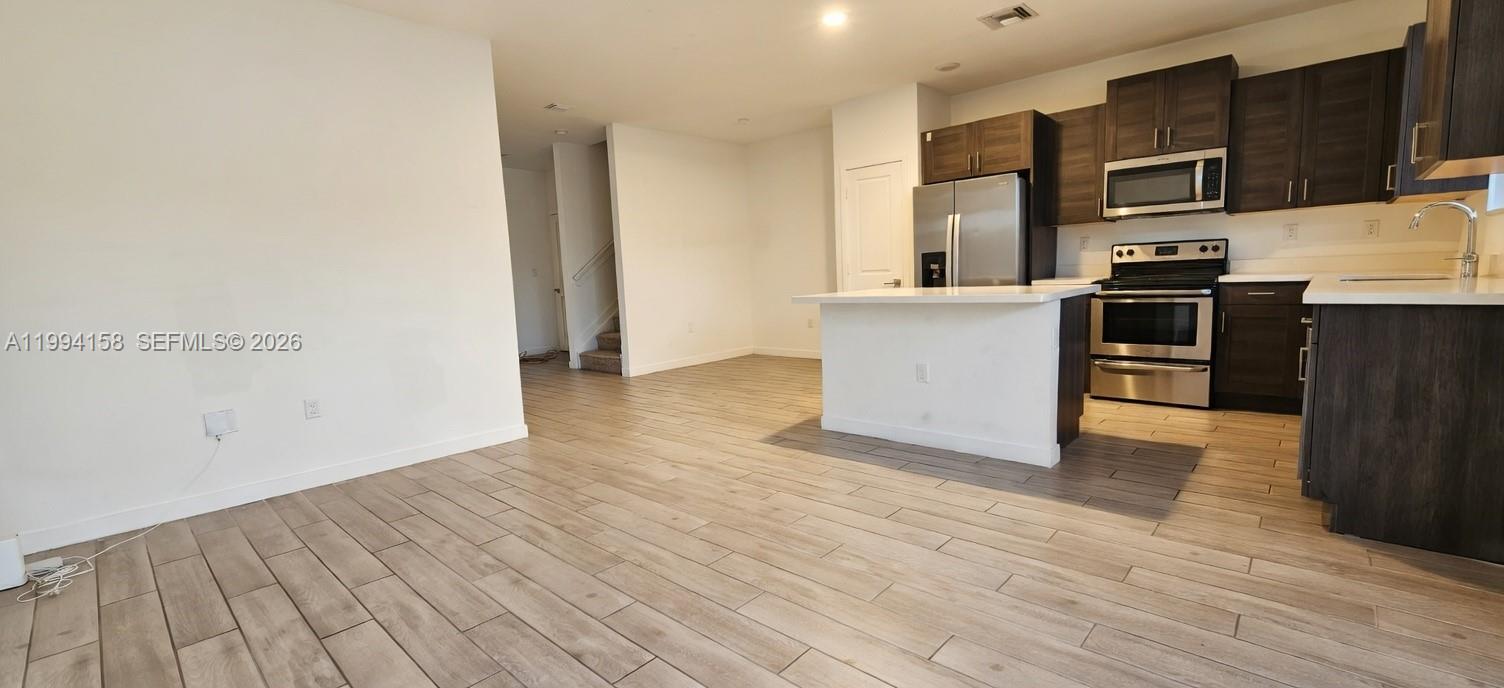 1166 4 / 3 1374 sq. ft. $ 2026-04-02 0 Photo