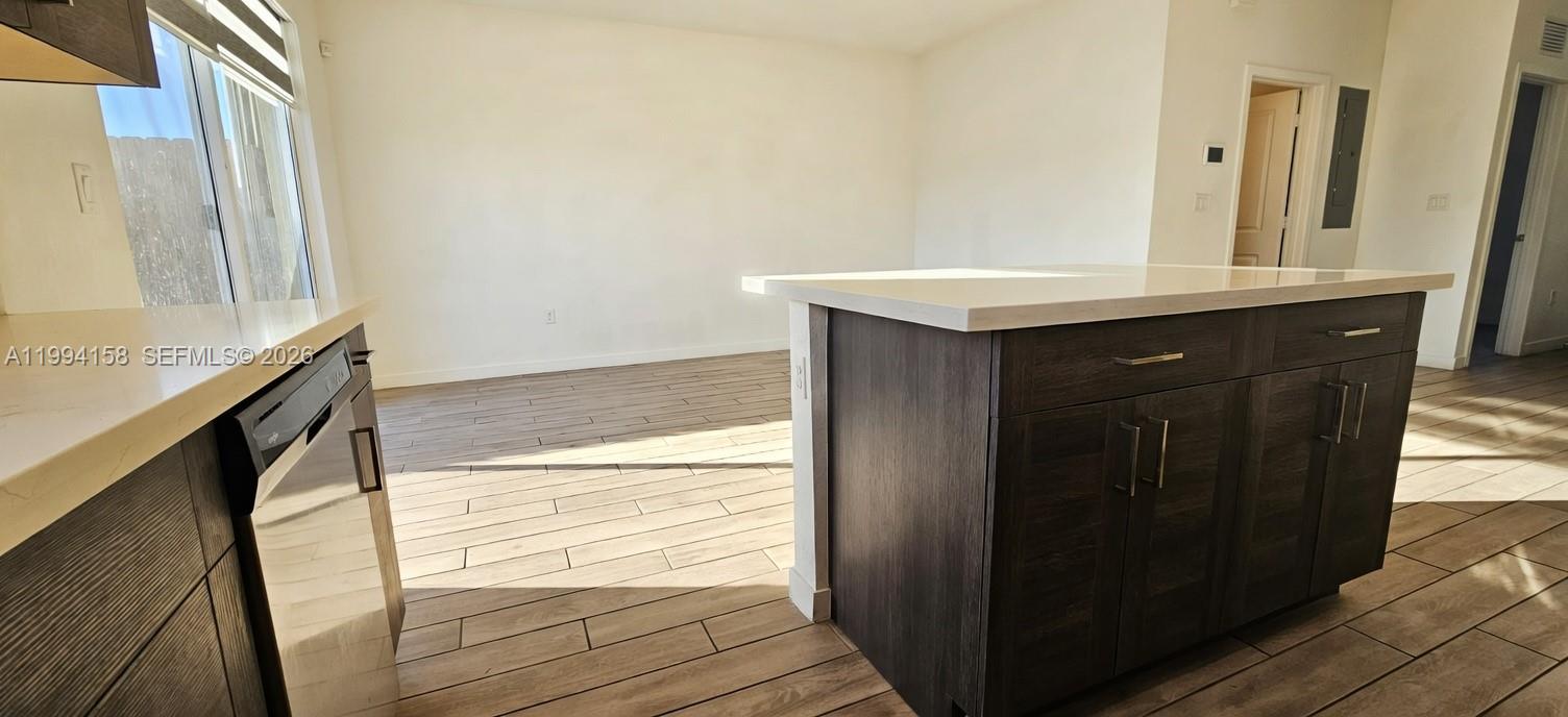 1166 4 / 3 1374 sq. ft. $ 2026-04-02 0 Photo