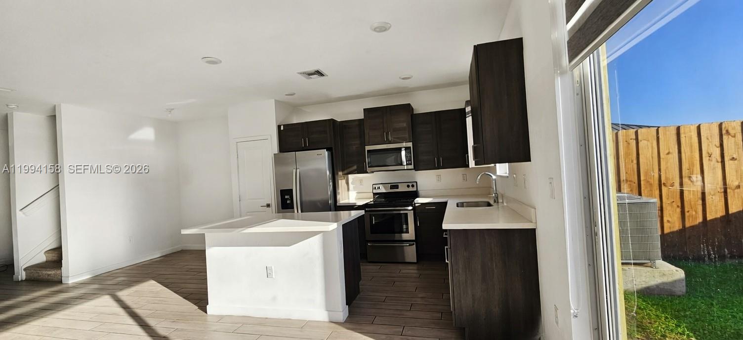 1166 4 / 3 1374 sq. ft. $ 2026-04-02 0 Photo