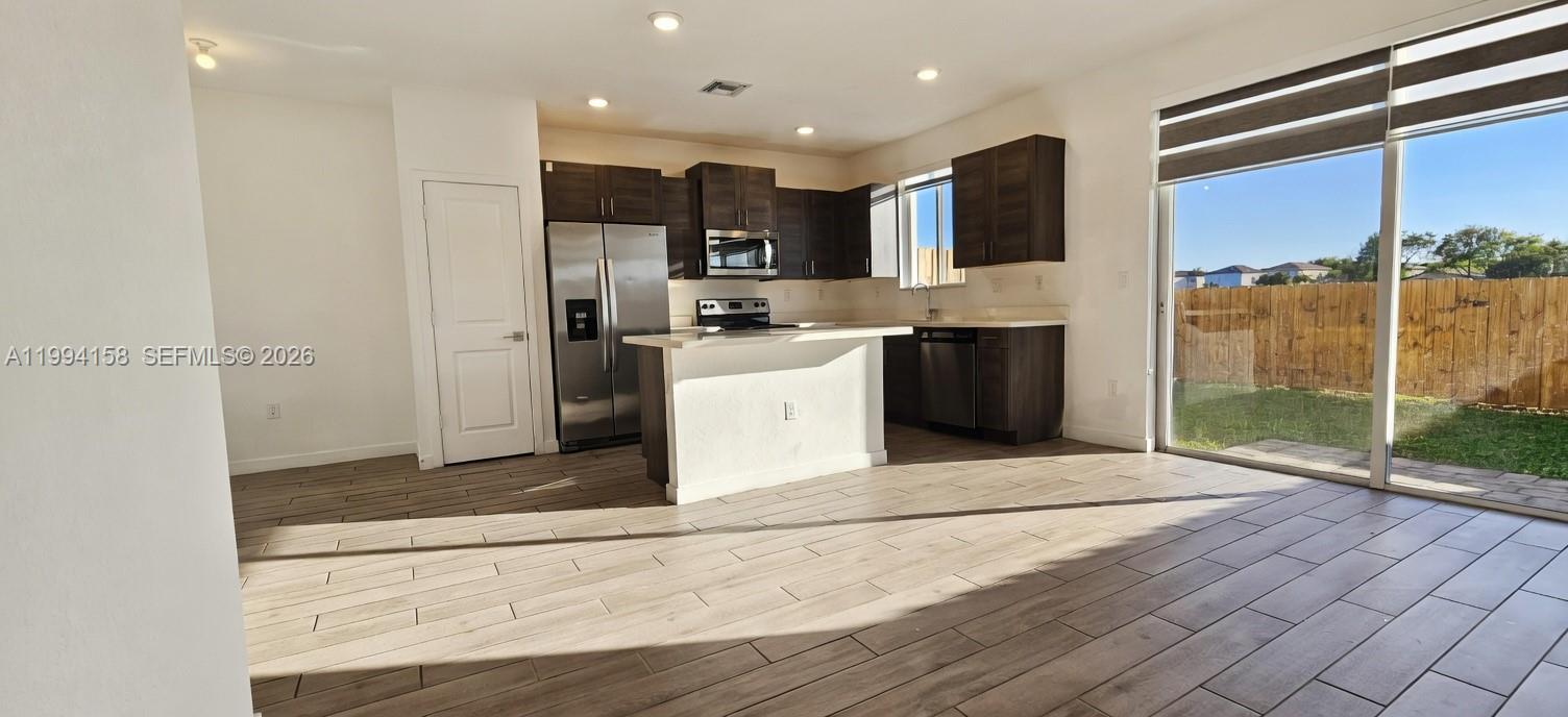 1166 4 / 3 1374 sq. ft. $ 2026-04-02 0 Photo