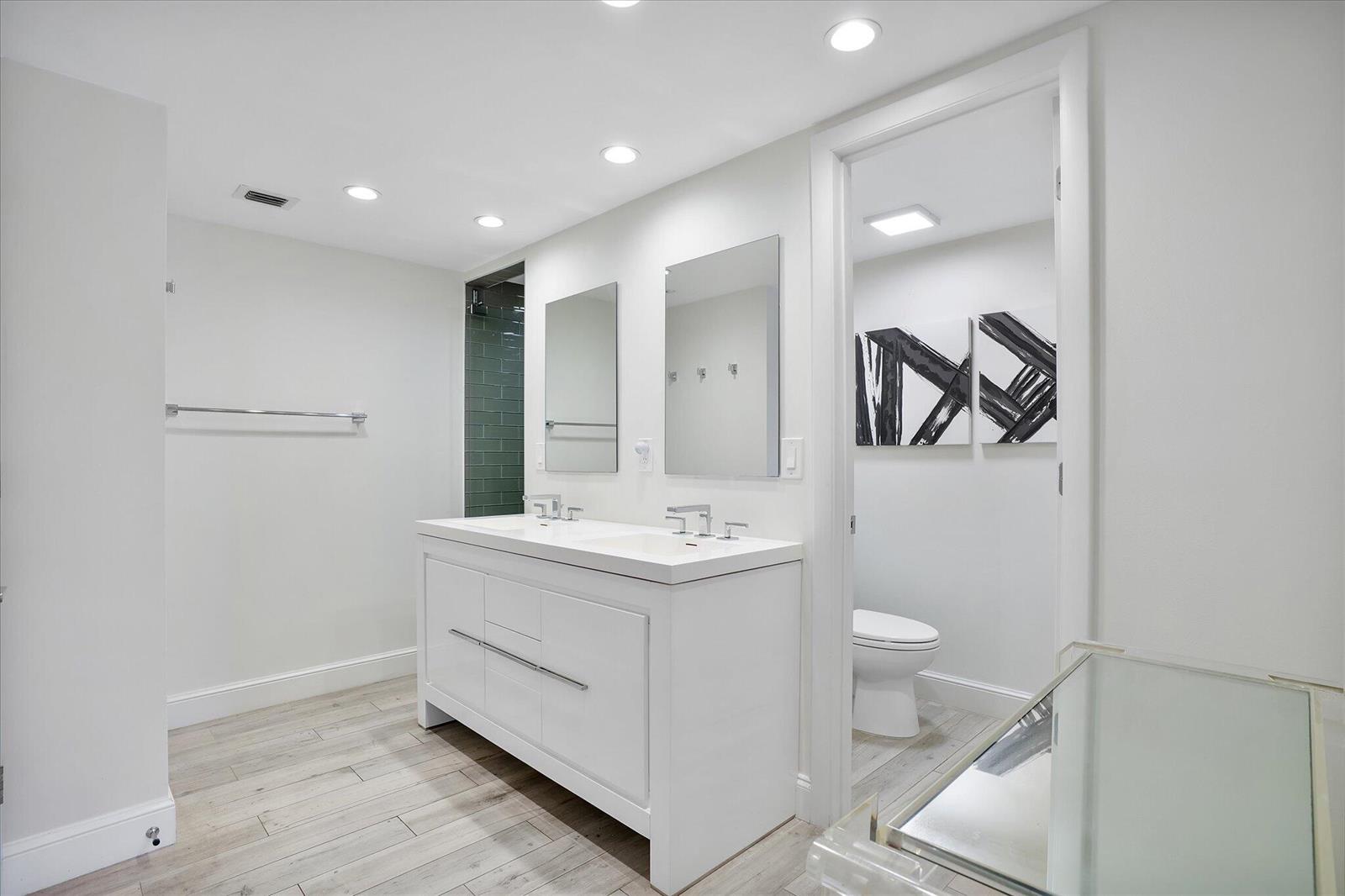 Photo of 1500 Ocean  #Unit F8, Hollywood, Florida, 33019 - 8b