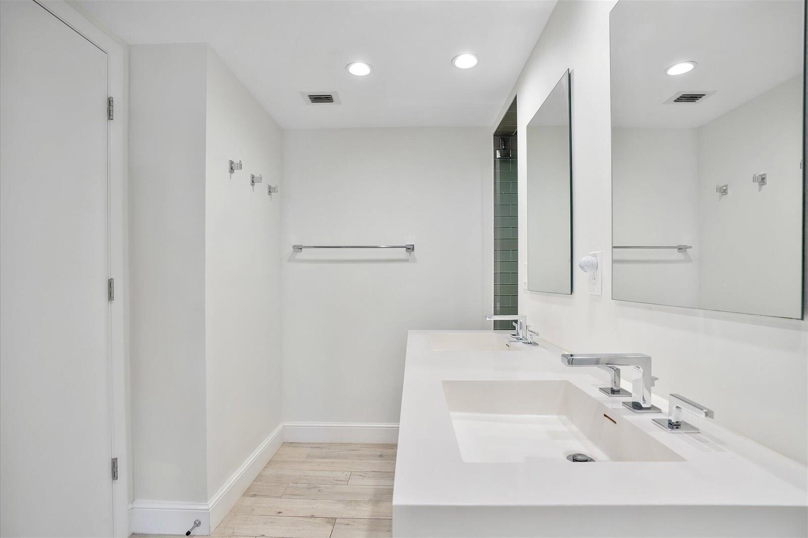 Photo of 1500 Ocean  #Unit F8, Hollywood, Florida, 33019 - 8c
