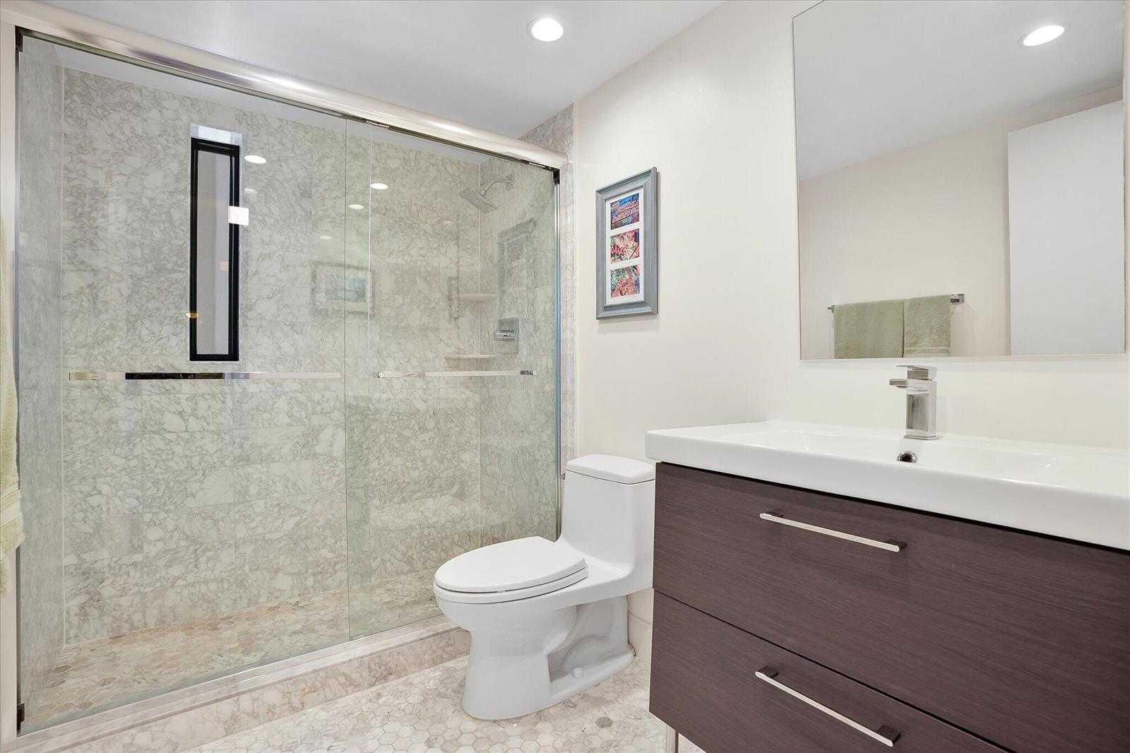 Photo of 1500 Ocean  #Unit F8, Hollywood, Florida, 33019 - 28-1500 S Ocean Dr apt 8f_028
