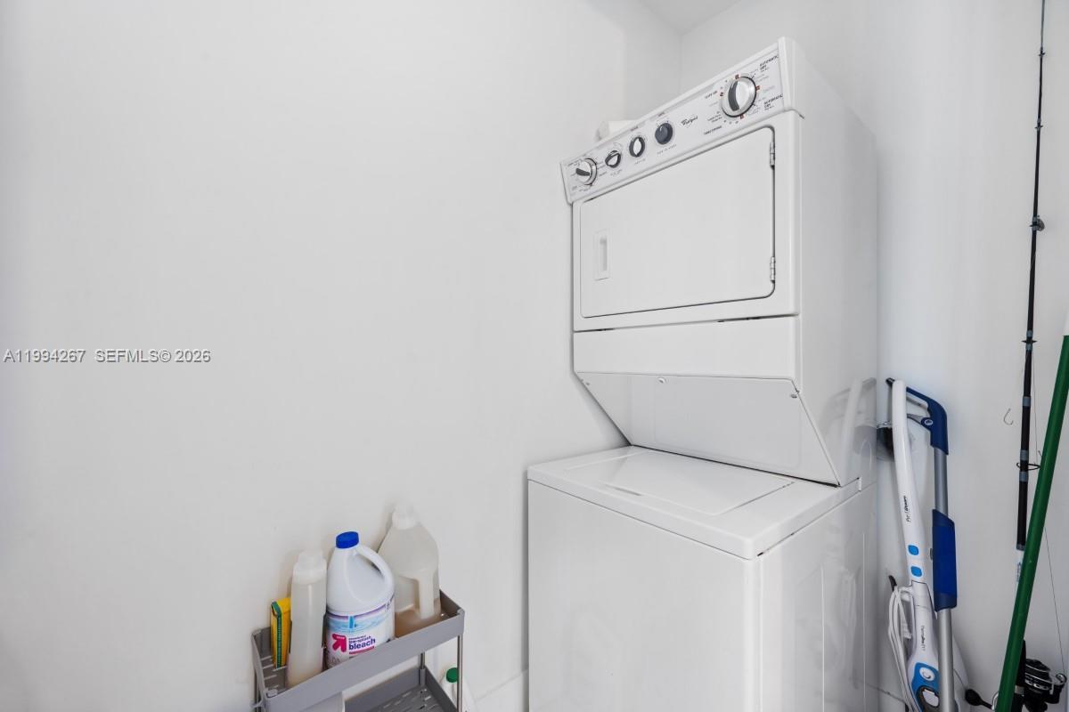 2002 3 / 4 1974 sq. ft. $ 2026-04-02 0 Photo