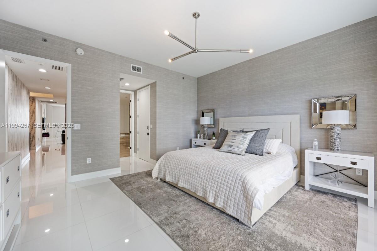 2002 3 / 4 1974 sq. ft. $ 2026-04-02 0 Photo