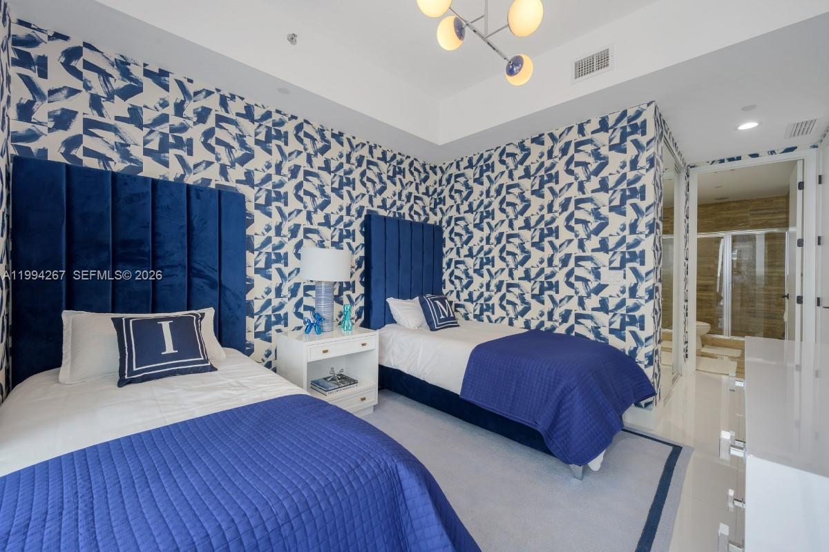 2002 3 / 4 1974 sq. ft. $ 2026-04-02 0 Photo