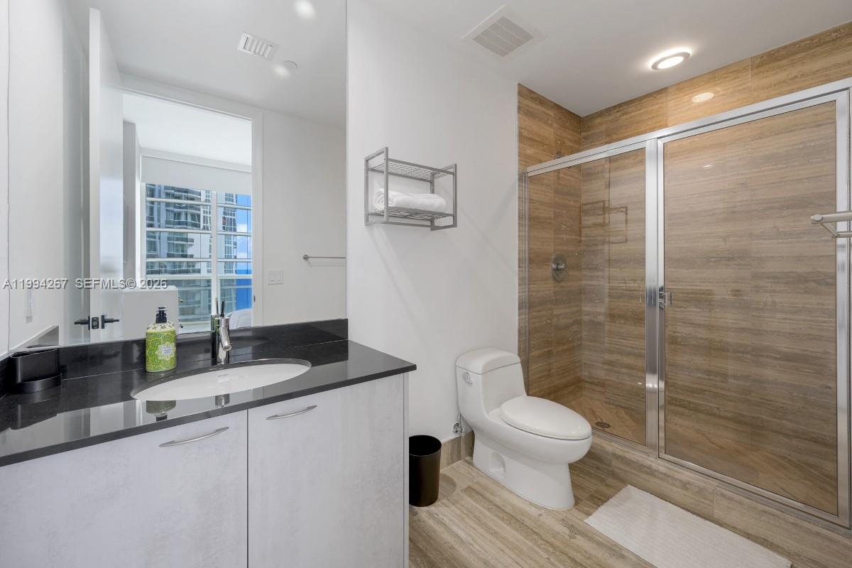 2002 3 / 4 1974 sq. ft. $ 2026-04-02 0 Photo