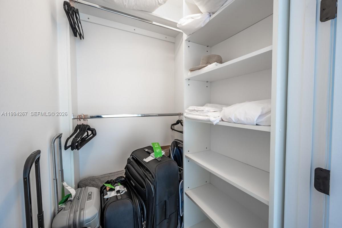 2002 3 / 4 1974 sq. ft. $ 2026-04-02 0 Photo