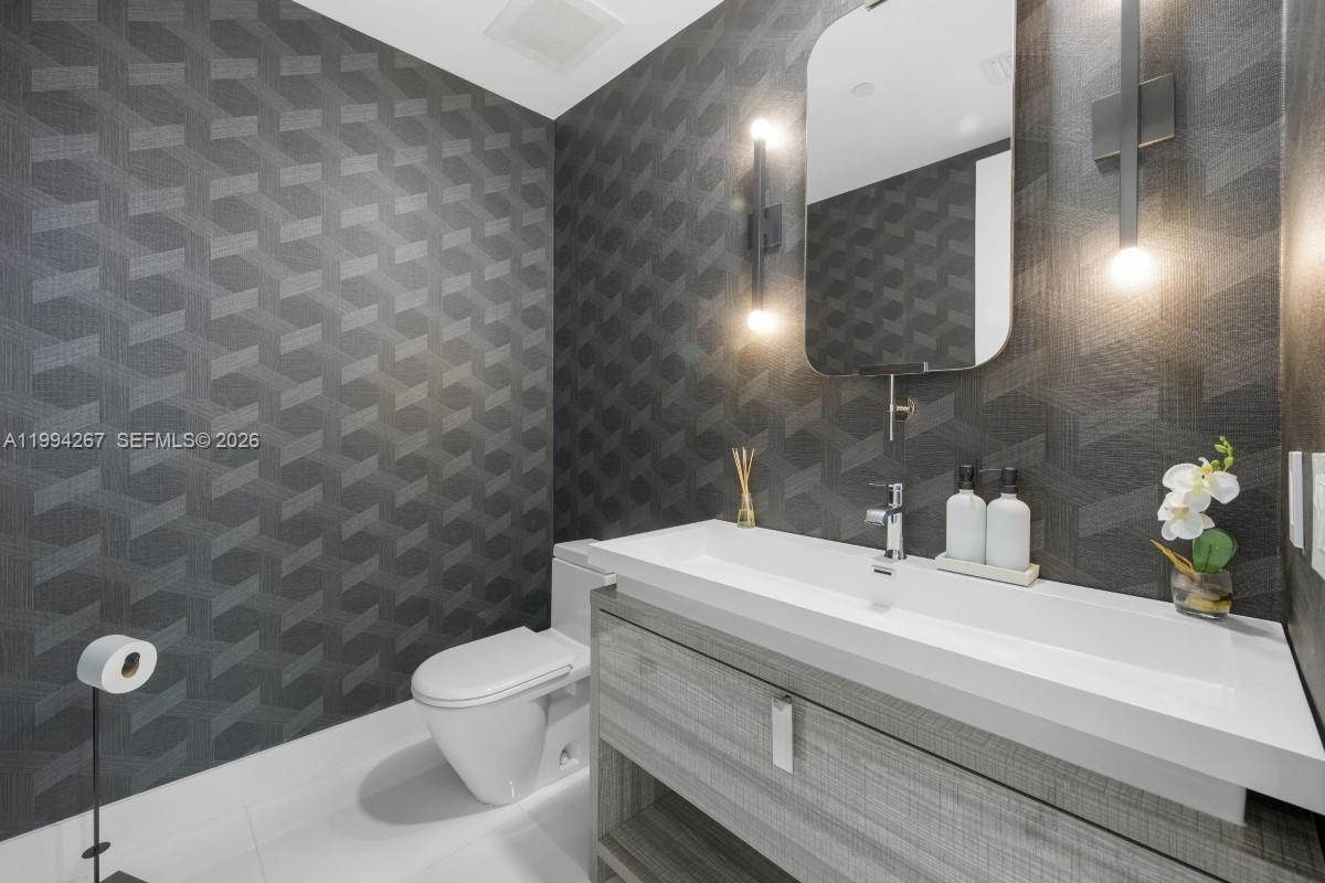 2002 3 / 4 1974 sq. ft. $ 2026-04-02 0 Photo