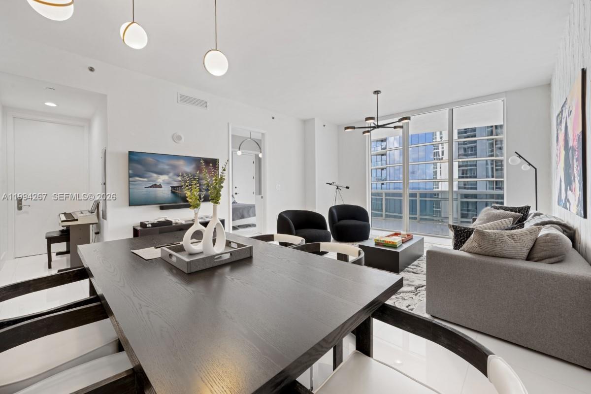 2002 3 / 4 1974 sq. ft. $ 2026-04-02 0 Photo