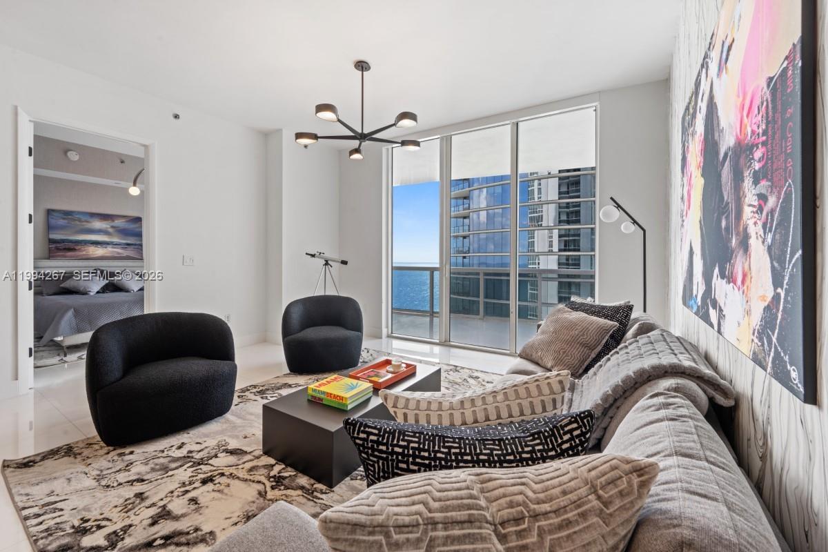 2002 3 / 4 1974 sq. ft. $ 2026-04-02 0 Photo