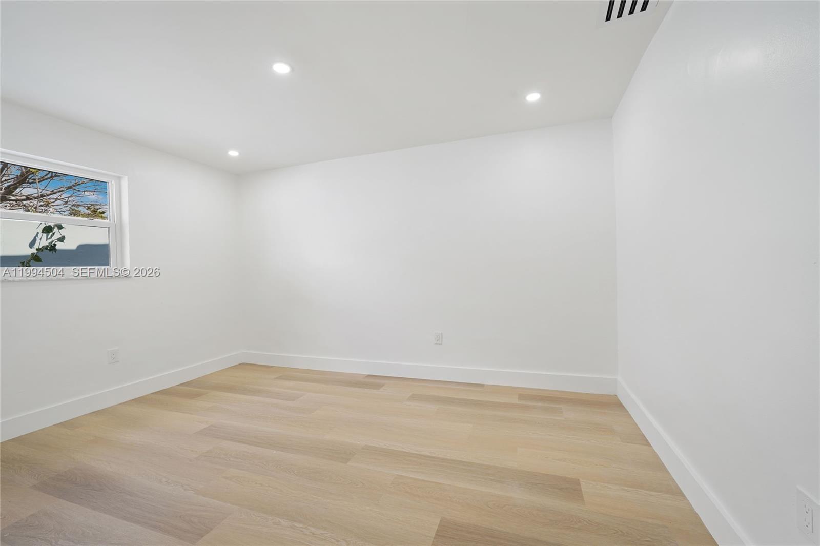   /  2495 sq. ft. $ 2026-04-03 0 Photo