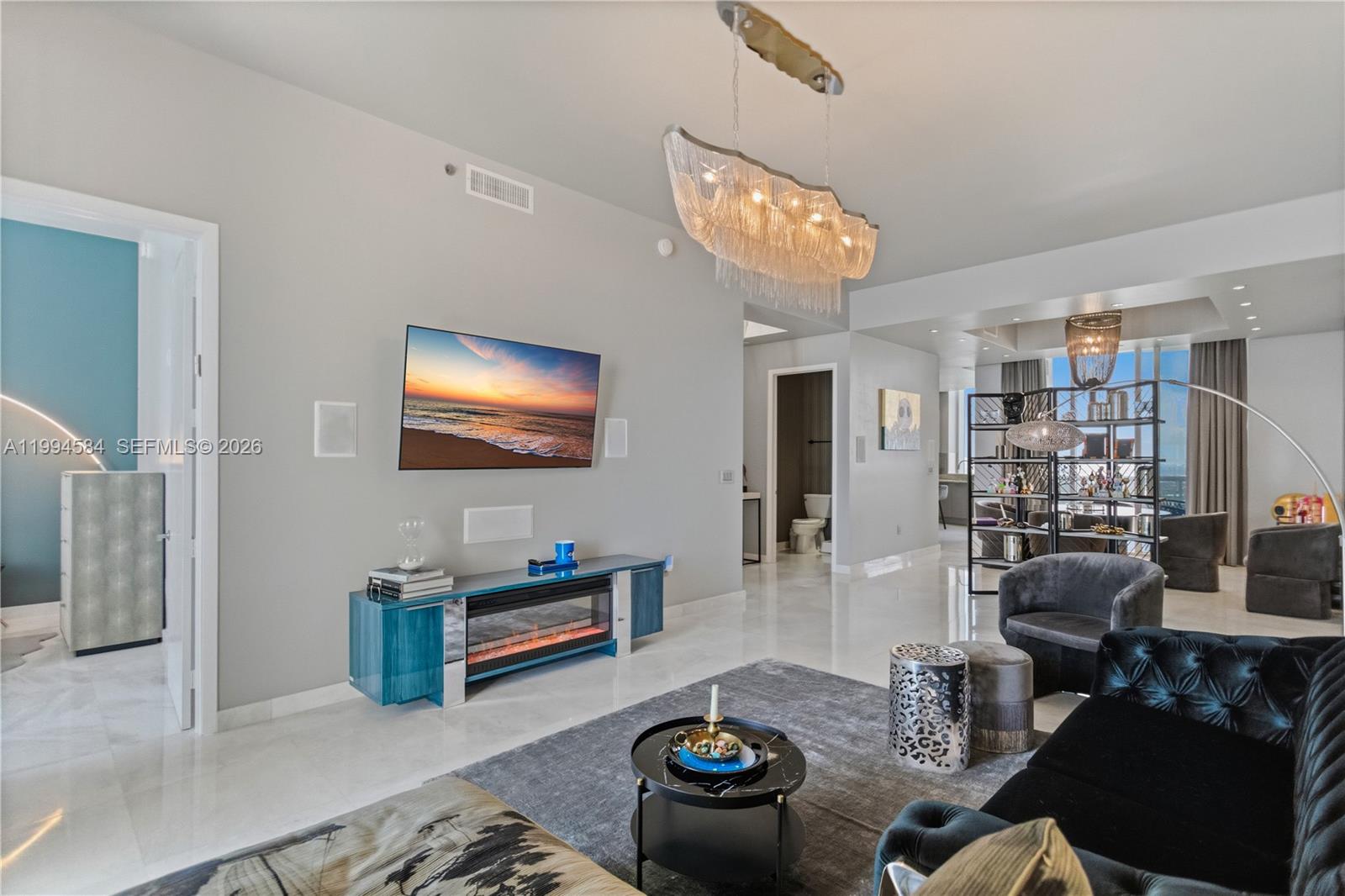 4004 3 / 4 2558 sq. ft. $ 2026-04-03 0 Photo