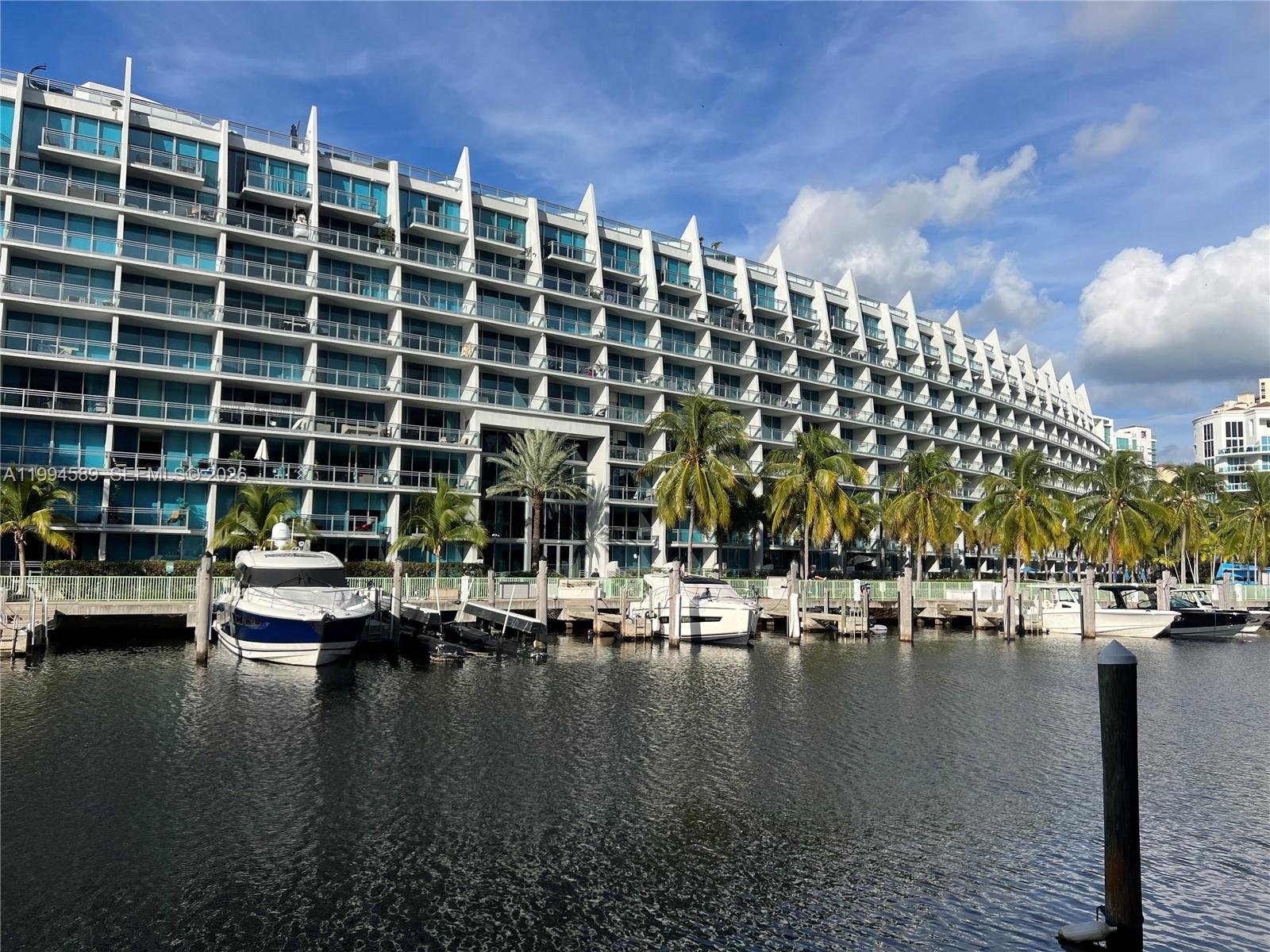 Photo of 3001 185th St  #122, Aventura, Florida, 33180 - 