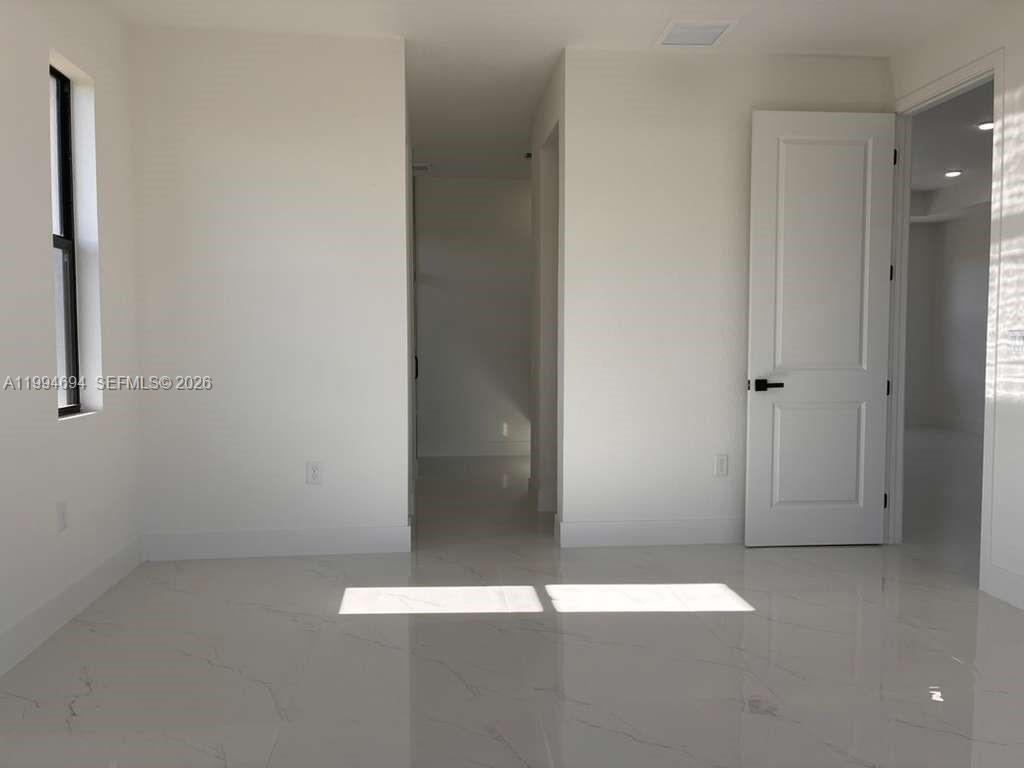 6045 3 / 3 1571 sq. ft. $ 2026-04-03 0 Photo