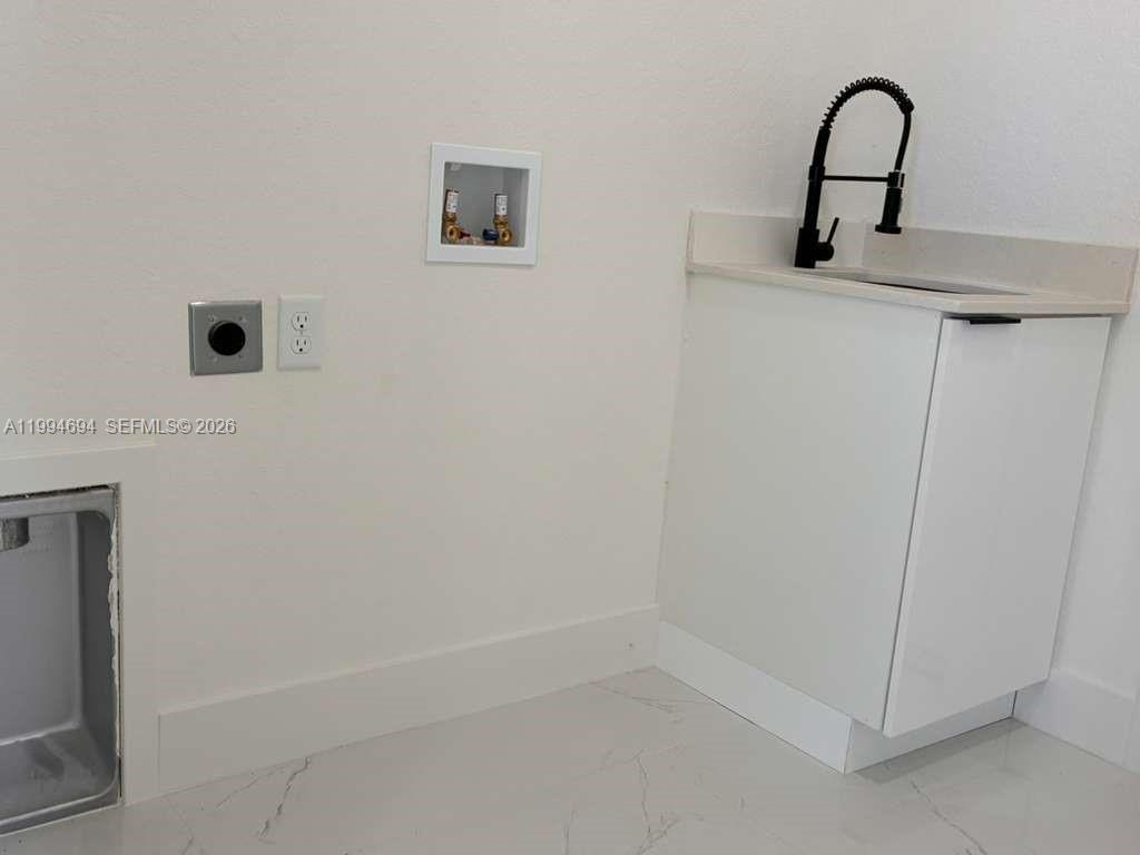 6045 3 / 3 1571 sq. ft. $ 2026-04-03 0 Photo