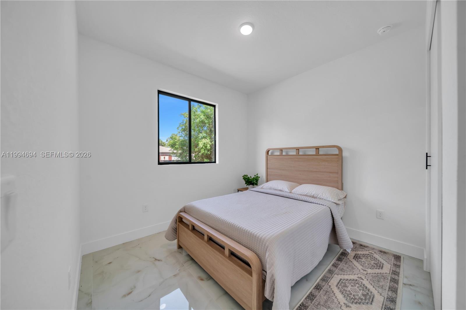 See details 6045 3 / 3 1571 sq. ft. $ 2026-04-03 0 Photo