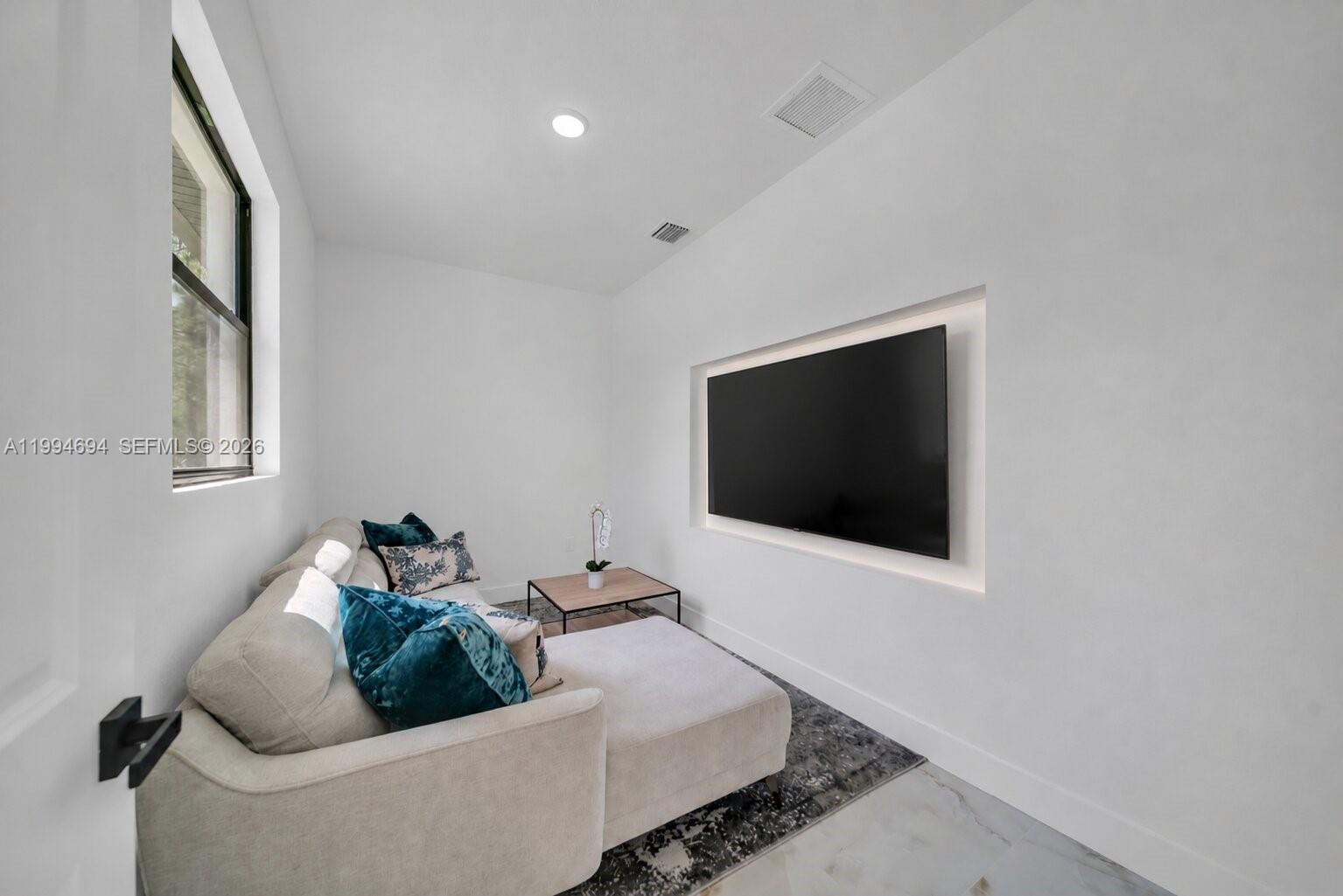 See details 6045 3 / 3 1571 sq. ft. $ 2026-04-03 0 Photo