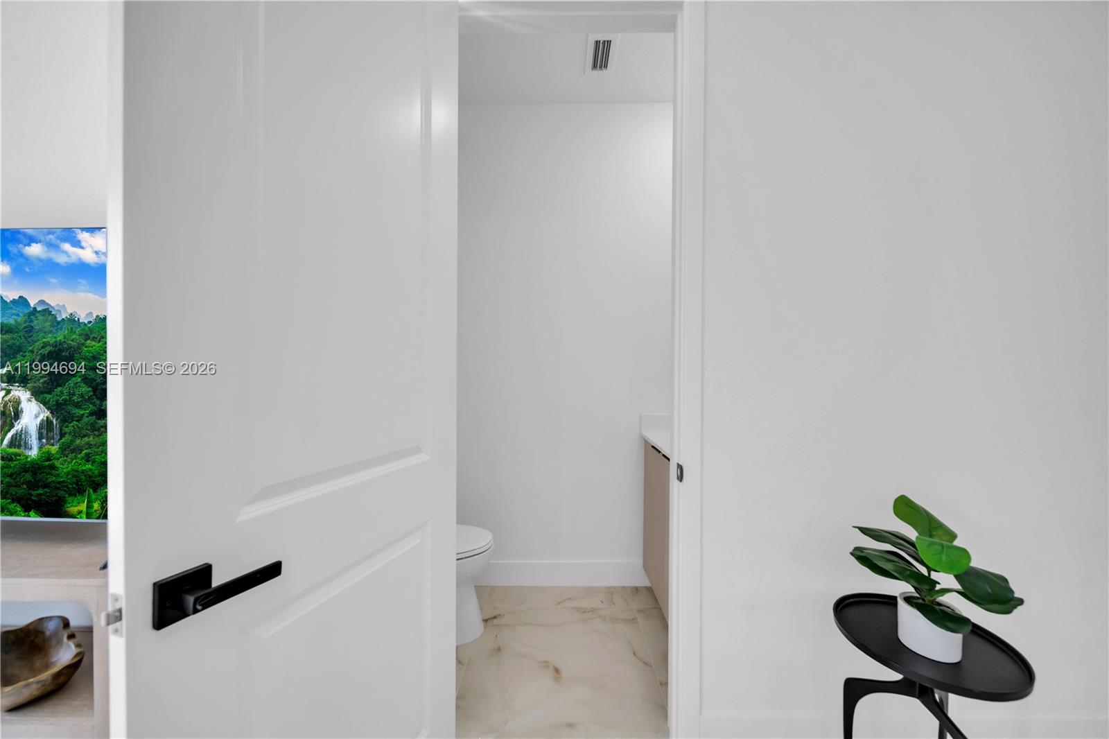See details 6045 3 / 3 1571 sq. ft. $ 2026-04-03 0 Photo