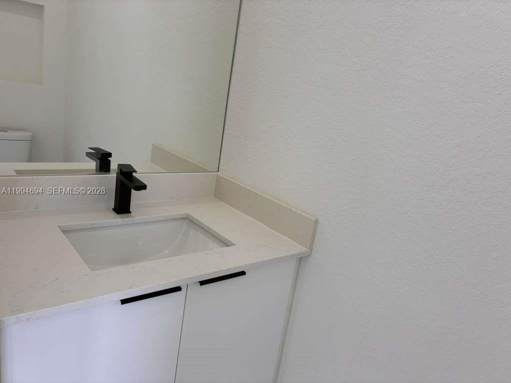 6045 3 / 3 1571 sq. ft. $ 2026-04-03 0 Photo