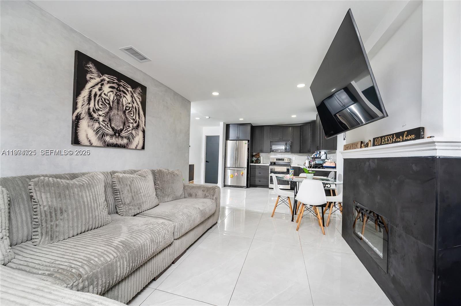   /  1613 sq. ft. $ 2026-04-07 0 Photo