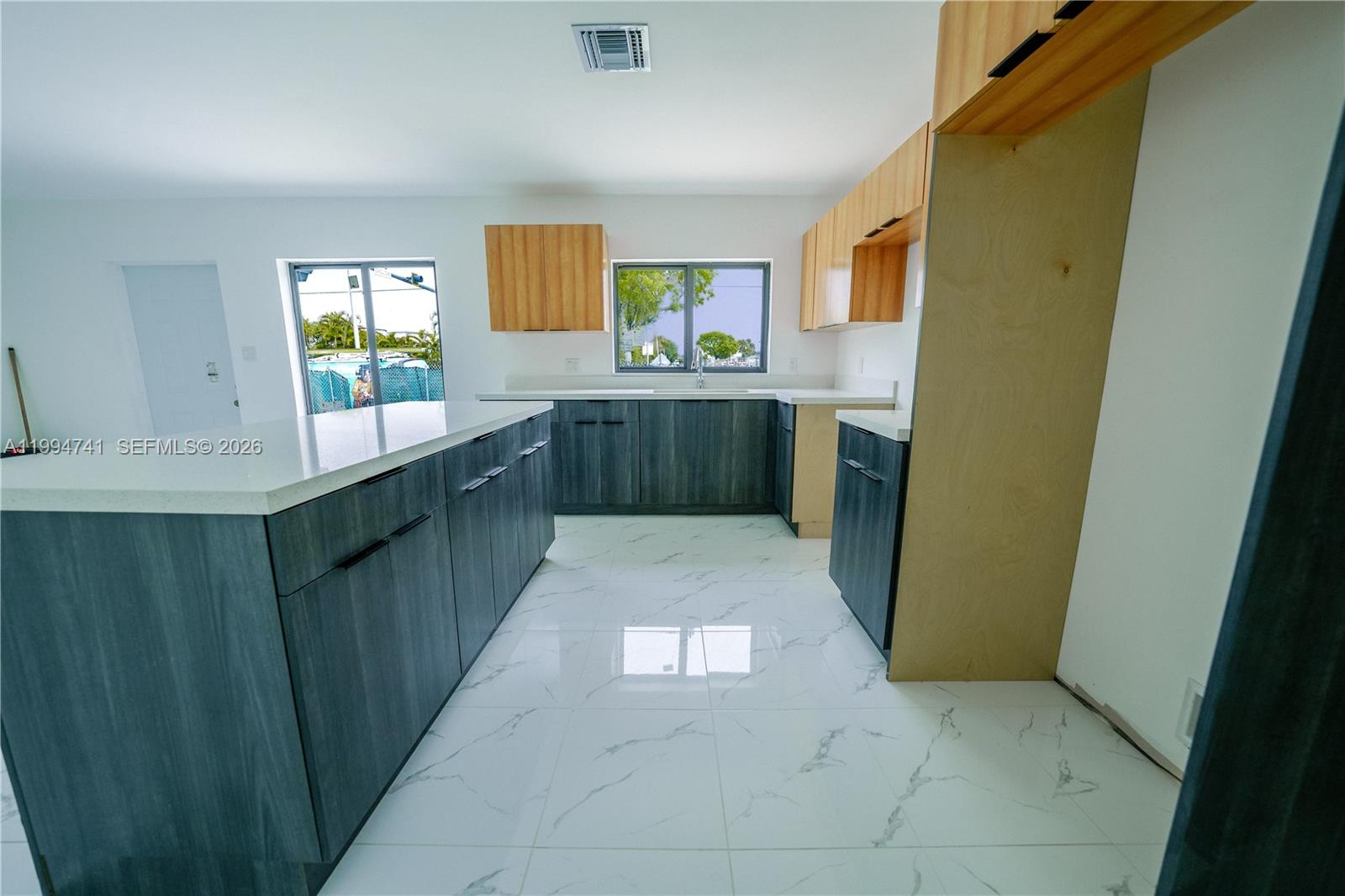   /  2334 sq. ft. $ 2026-04-22 0 Photo