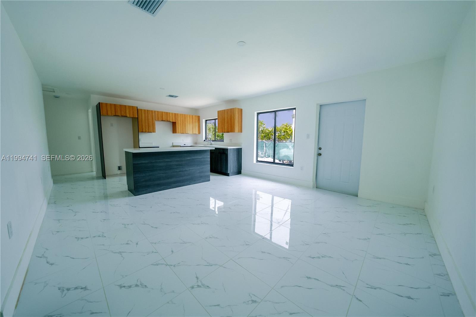   /  2334 sq. ft. $ 2026-04-22 0 Photo