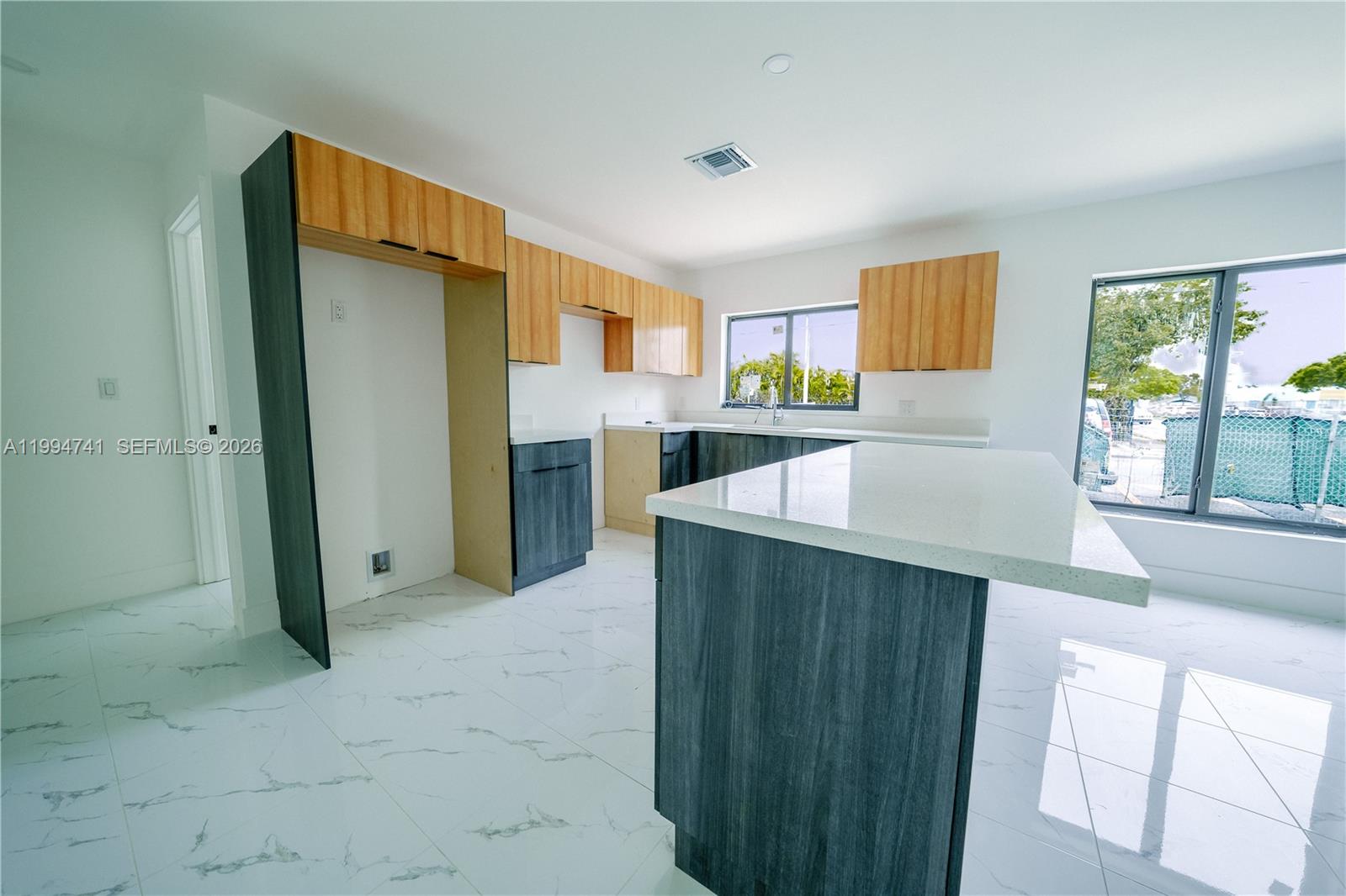   /  2334 sq. ft. $ 2026-04-22 0 Photo