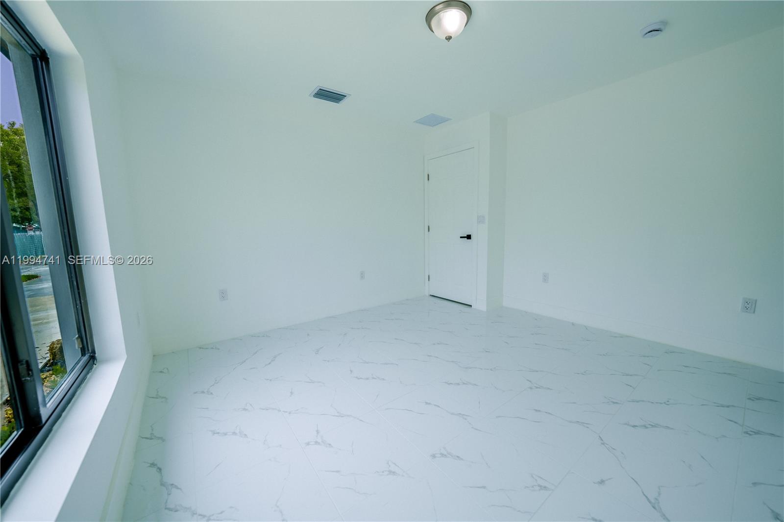   /  2334 sq. ft. $ 2026-04-22 0 Photo