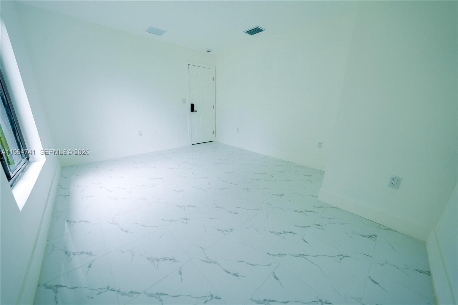   /  2334 sq. ft. $ 2026-04-22 0 Photo
