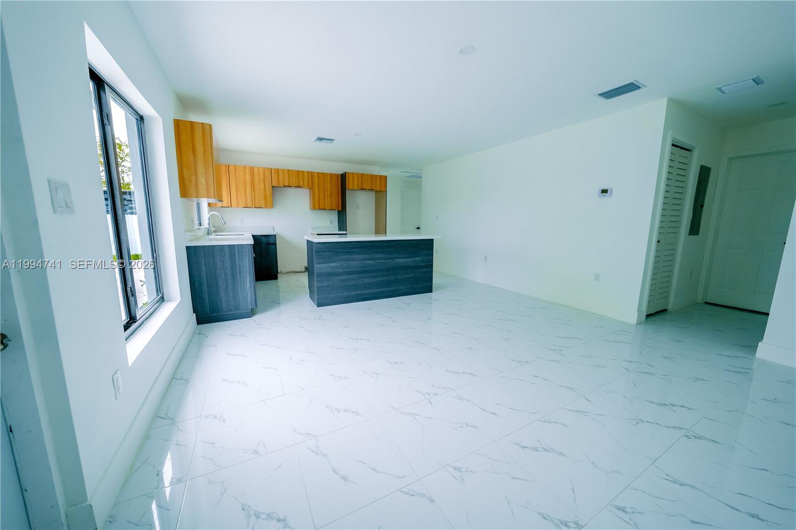   /  2334 sq. ft. $ 2026-04-22 0 Photo