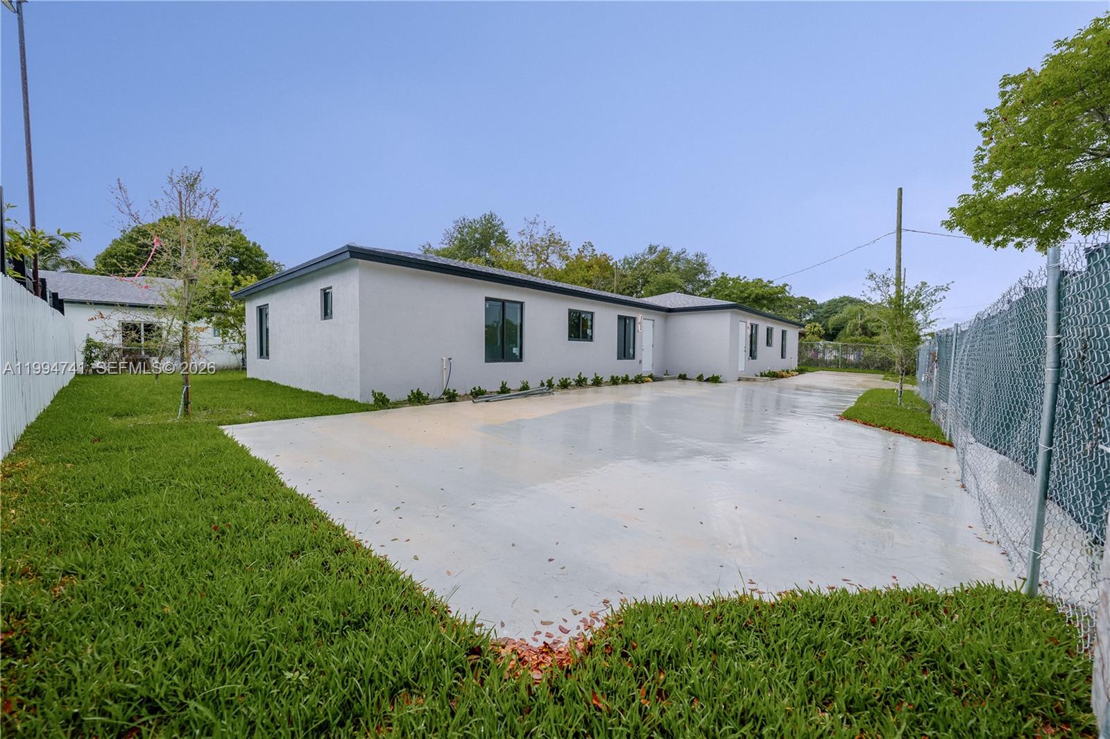  /  2334 sq. ft. $ 2026-04-22 0 Photo