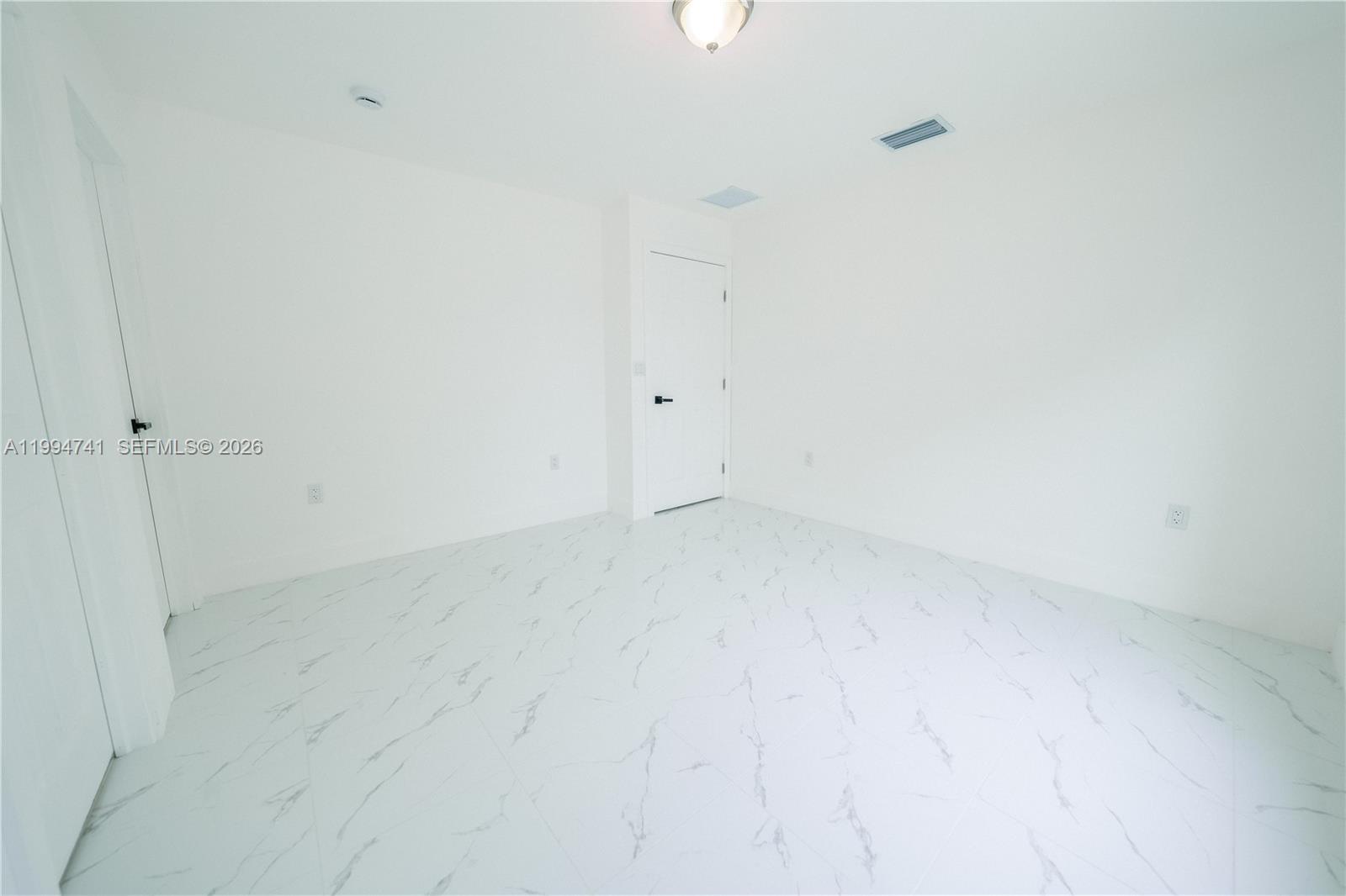   /  2334 sq. ft. $ 2026-04-22 0 Photo