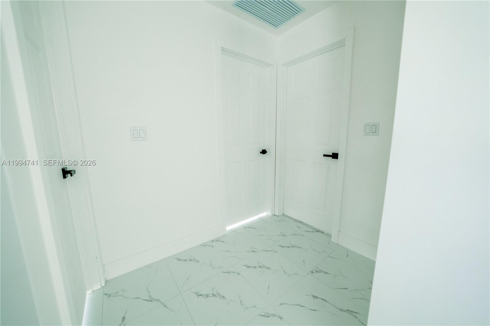   /  2334 sq. ft. $ 2026-04-22 0 Photo