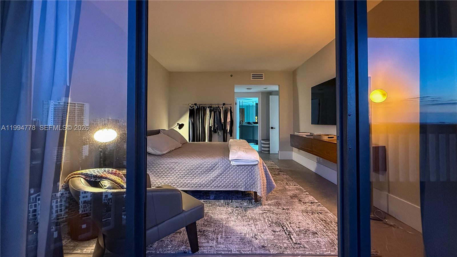 2404 3 / 3 2560 кв.футов $ 2026-04-03 0 Фото