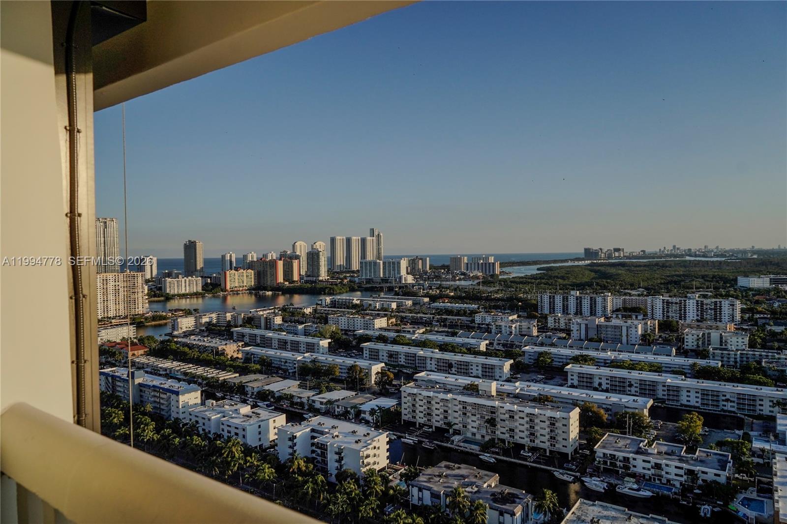 2404 3 / 3 2560 кв.футов $ 2026-04-03 0 Фото