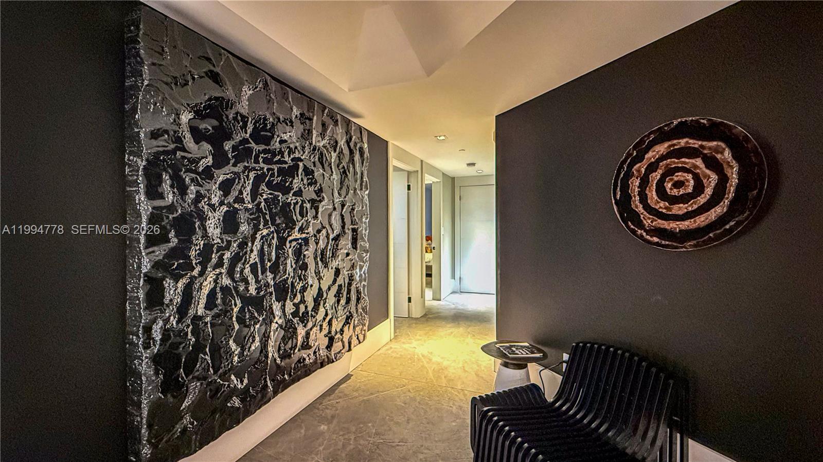 2404 3 / 3 2560 кв.футов $ 2026-04-03 0 Фото