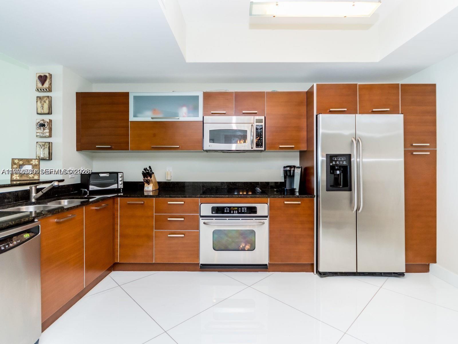 Photo of 3330 190th St  #1412, Aventura, Florida, 33180 - Kitchen