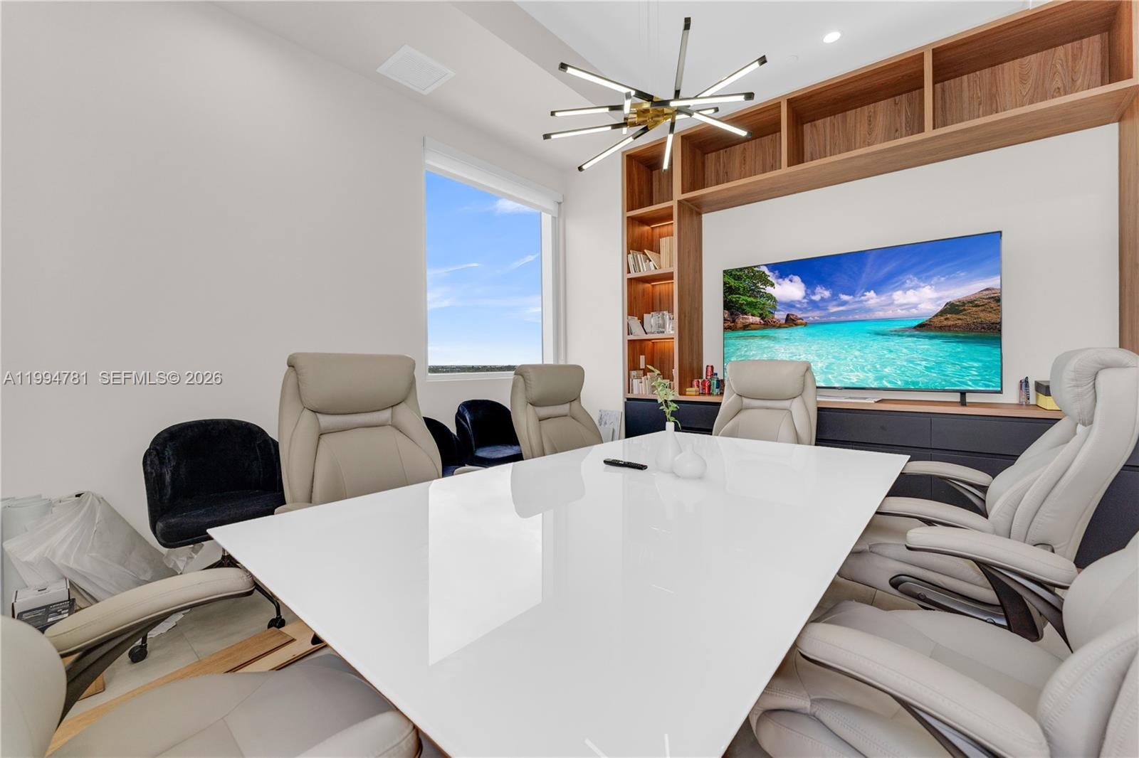 1009  /   sq. ft. $ 2026-04-03 0 Photo