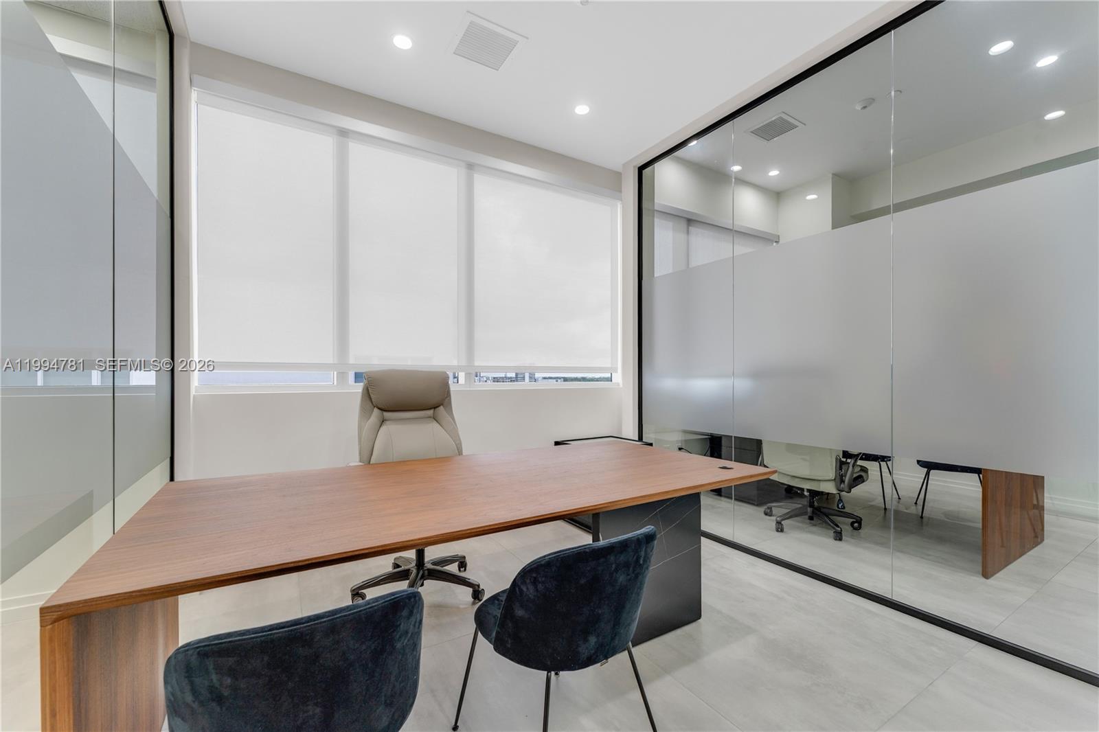 1009  /   sq. ft. $ 2026-04-03 0 Photo