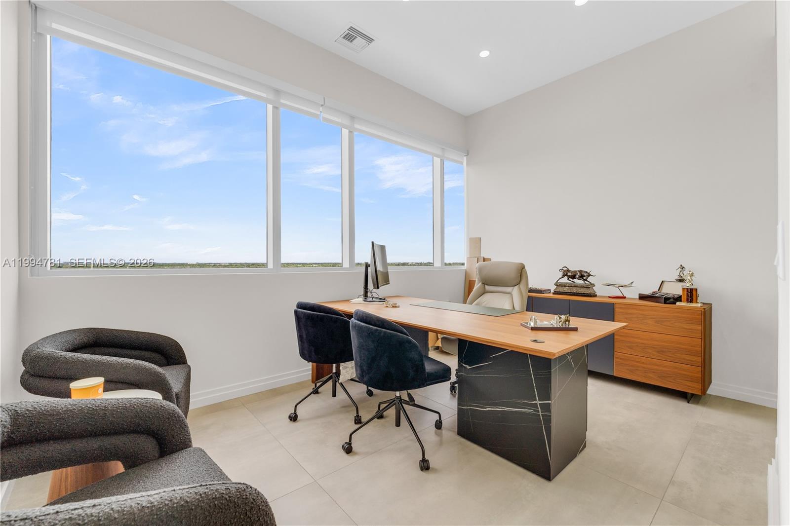 1009  /   sq. ft. $ 2026-04-03 0 Photo