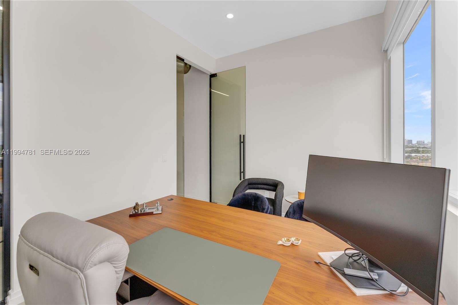 1009  /   sq. ft. $ 2026-04-03 0 Photo