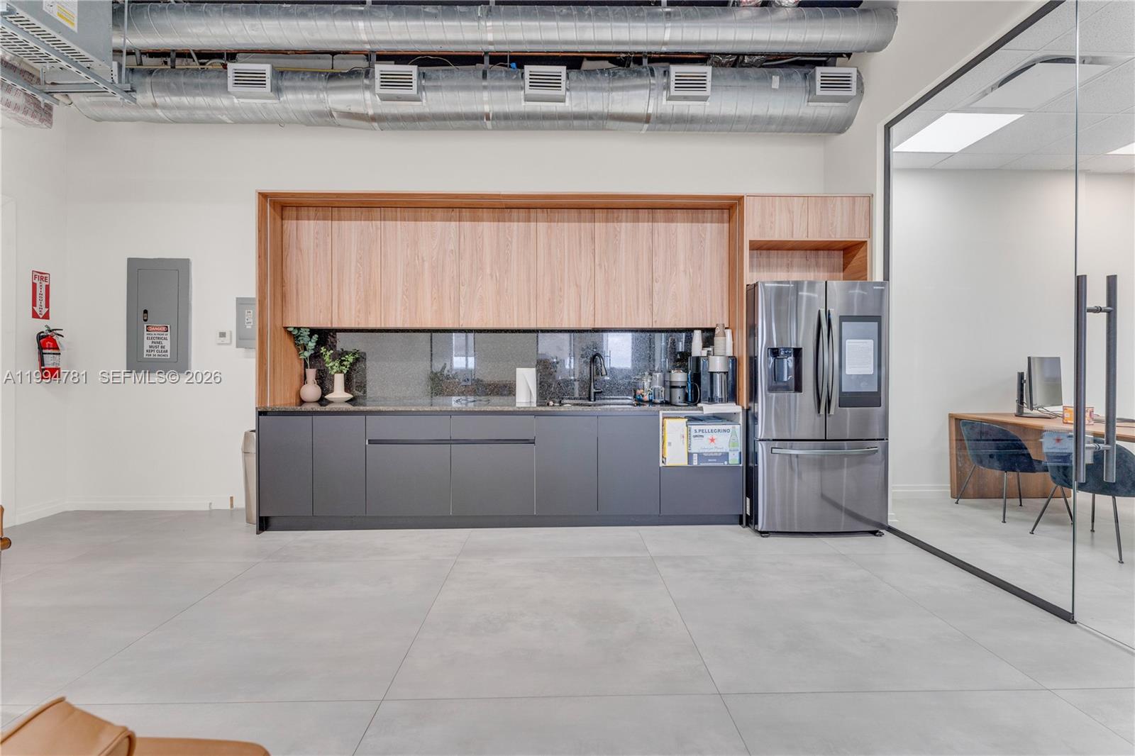 1009  /   sq. ft. $ 2026-04-03 0 Photo