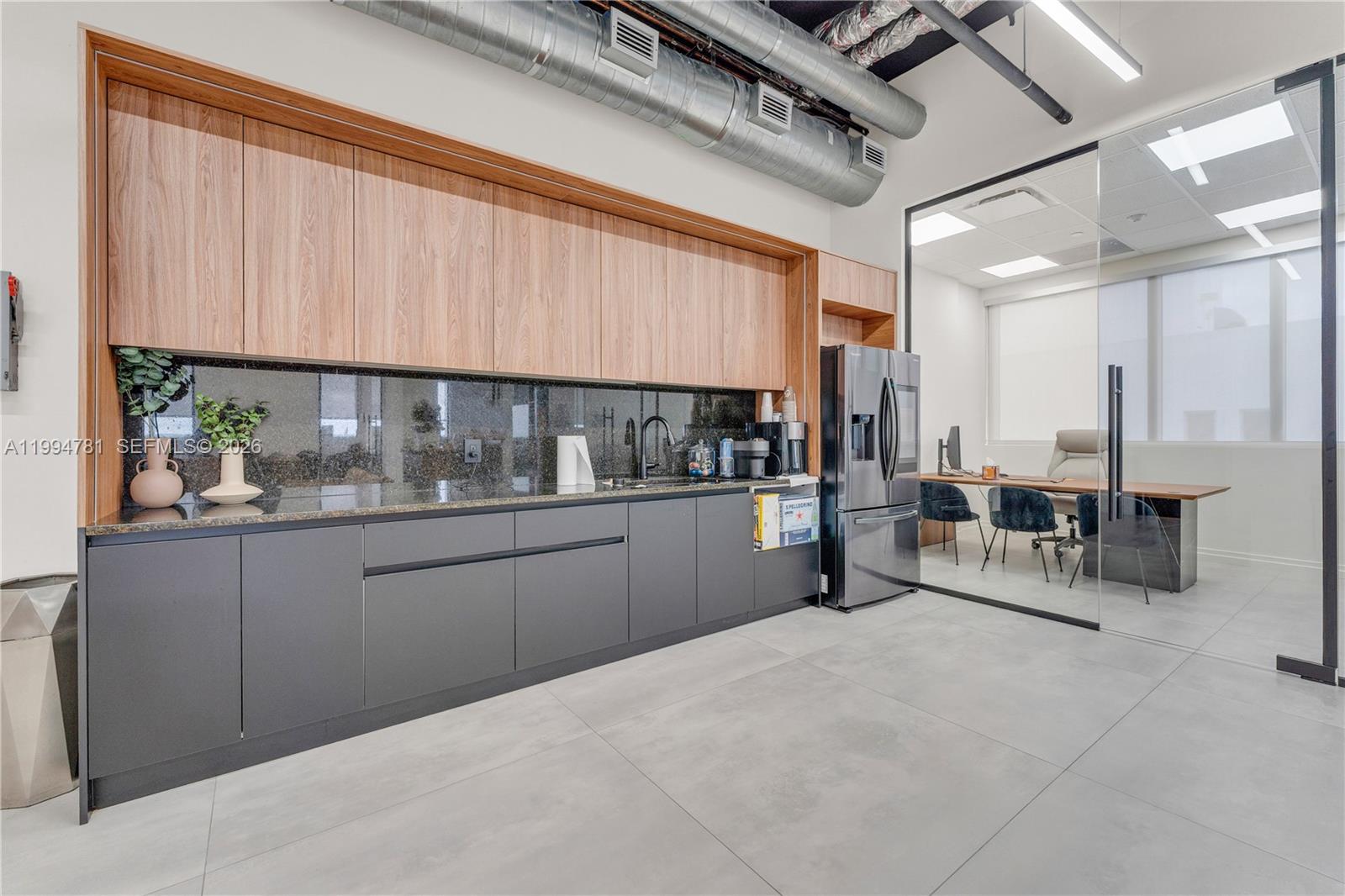 1009  /   sq. ft. $ 2026-04-03 0 Photo