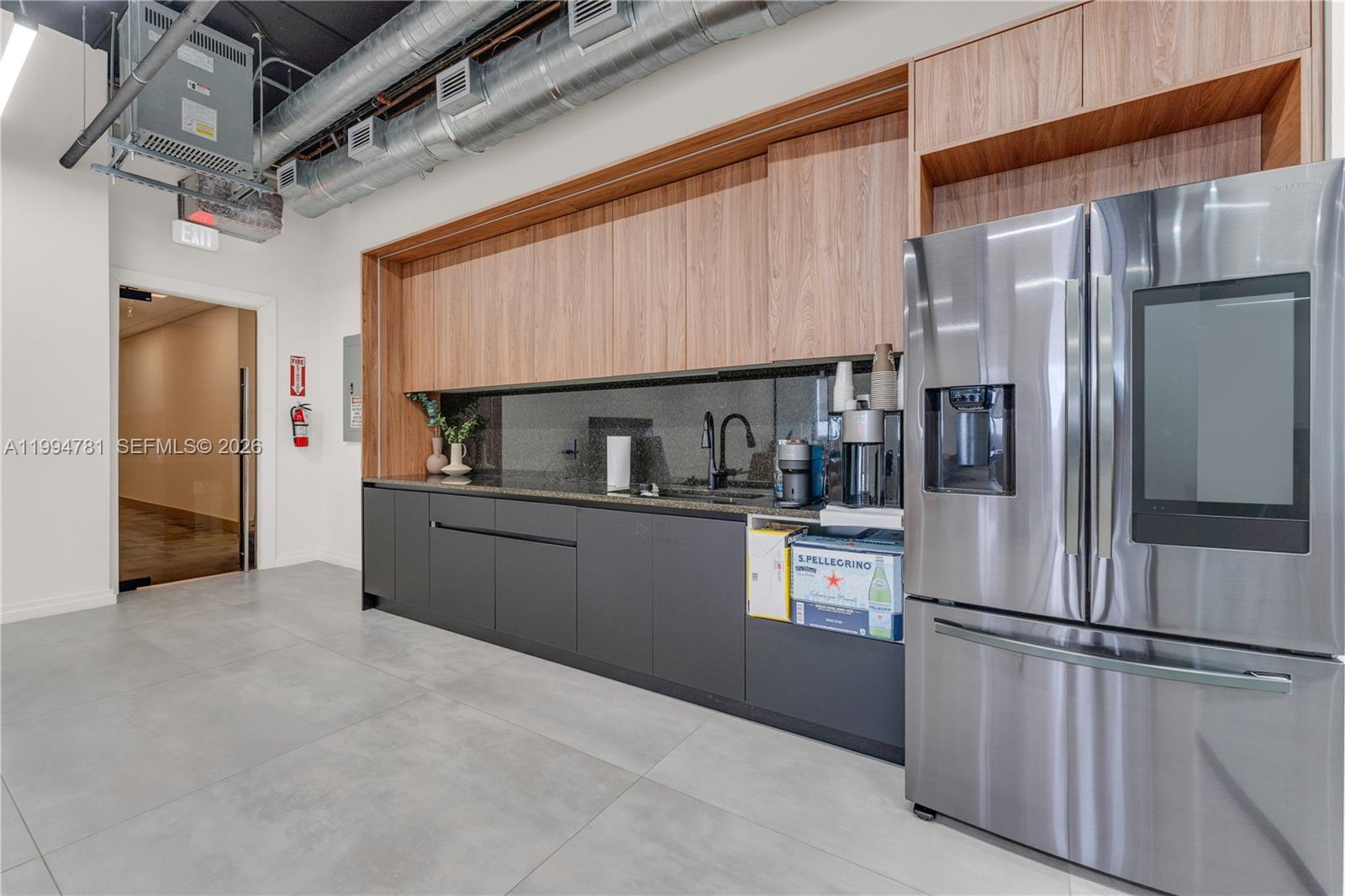 1009  /   sq. ft. $ 2026-04-03 0 Photo