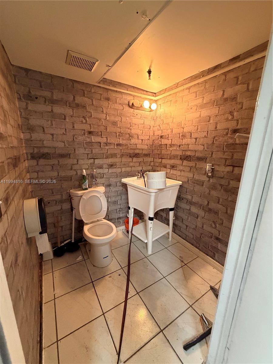 3-2  /   sq. ft. $ 2026-04-03 0 Photo