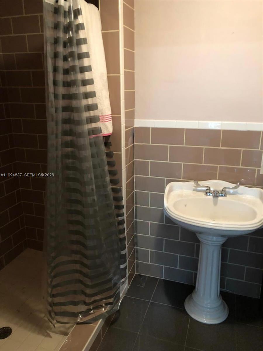 1004A  /   sq. ft. $ 2026-04-03 0 Photo